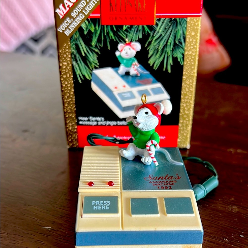 Keepsake, hallmark ornament, magic sound, and blinking light